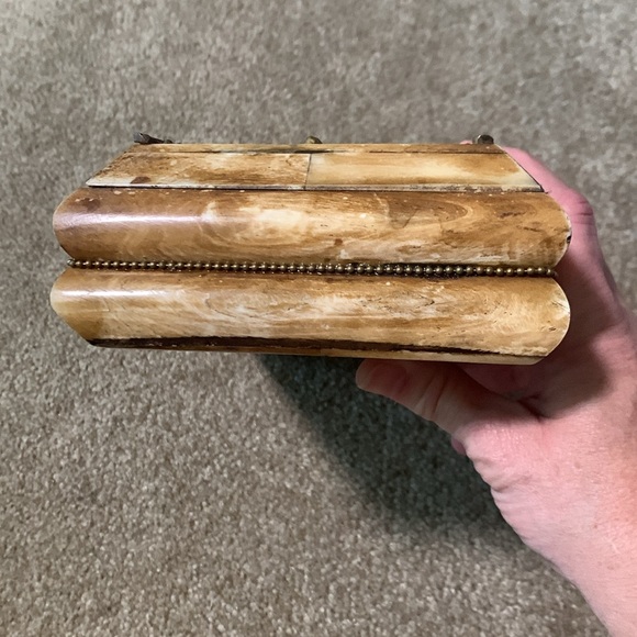 Beautiful Ornate Vintage Box - Picture 4 of 9